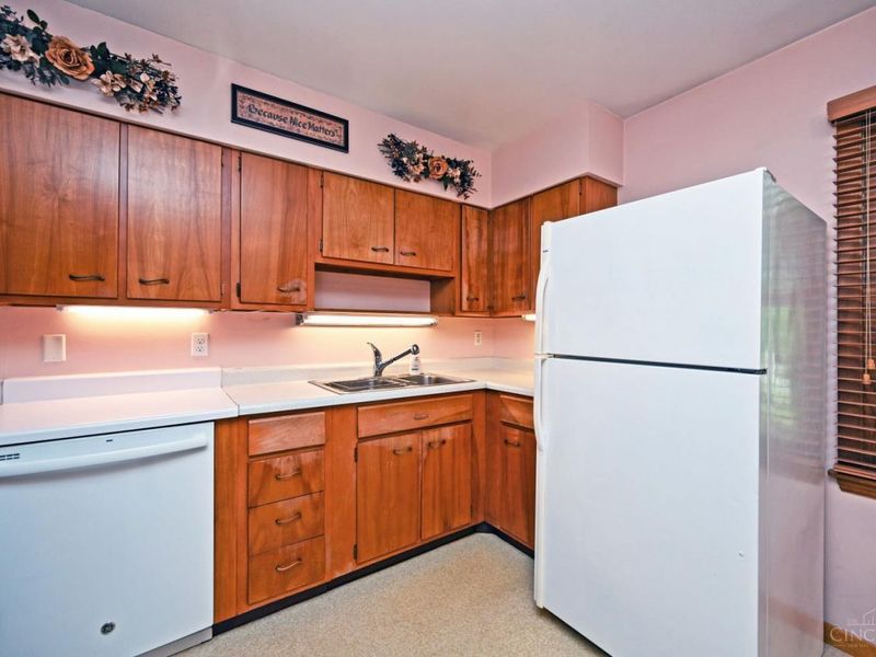 8422 Chesswood Drive, Colerain Township, OH 45239 Photo 5