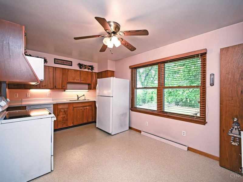 8422 Chesswood Drive, Colerain Township, OH 45239 Photo 8