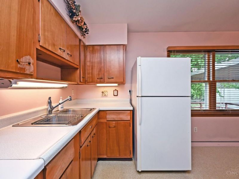 8422 Chesswood Drive, Colerain Township, OH 45239 Photo 9