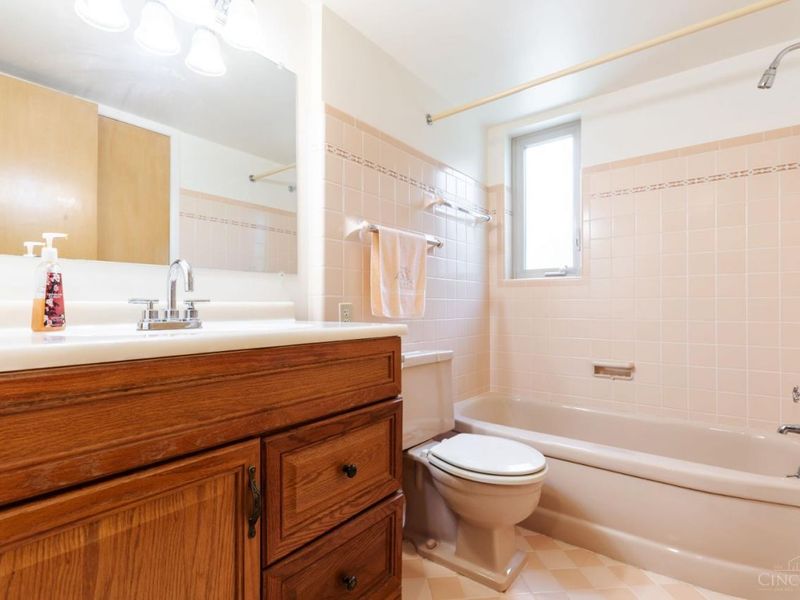 7808 Colton Lane, Deer Park, OH 45236 Photo 16