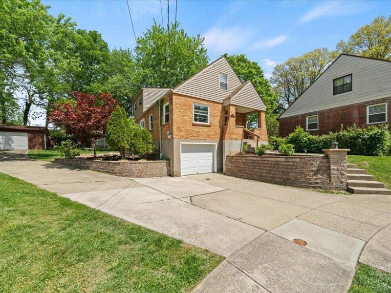 5070 Western Hills Avenue, Green Township, OH 45238 Photo 3