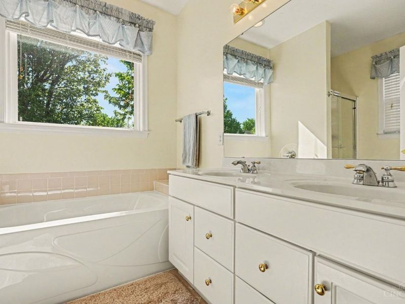 6154 Pondside Drive, Hamilton Twp, OH 45039 Photo 11