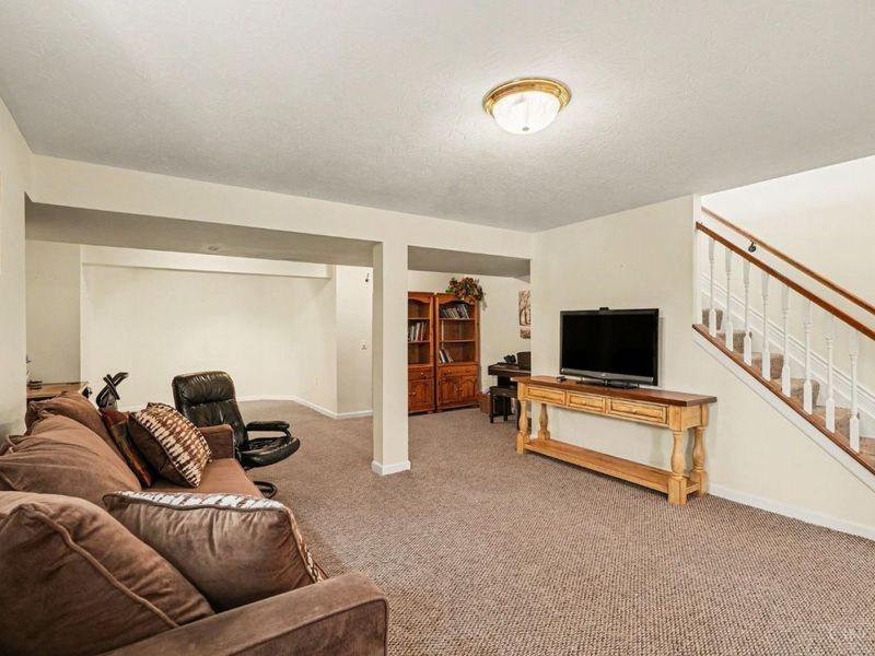 6154 Pondside Drive, Hamilton Twp, OH 45039 Photo 18