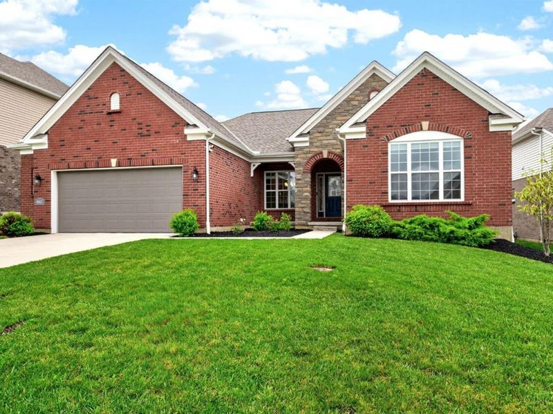 9163 Vantage Court, West Chester, OH 45069 Photo 2