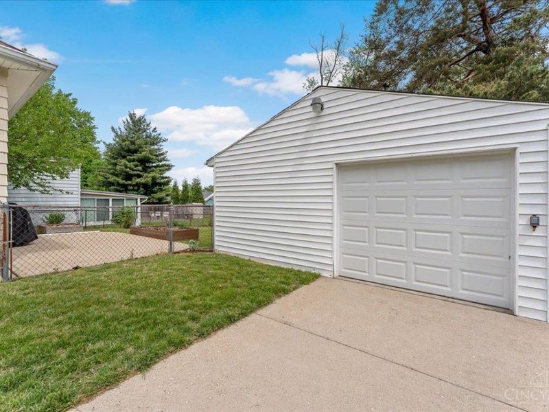 8014 Dalton Avenue, Deer Park, OH 45236 Photo 33