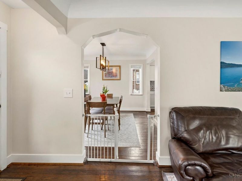 3947 Holman Circle, Silverton, OH 45236 Photo 8