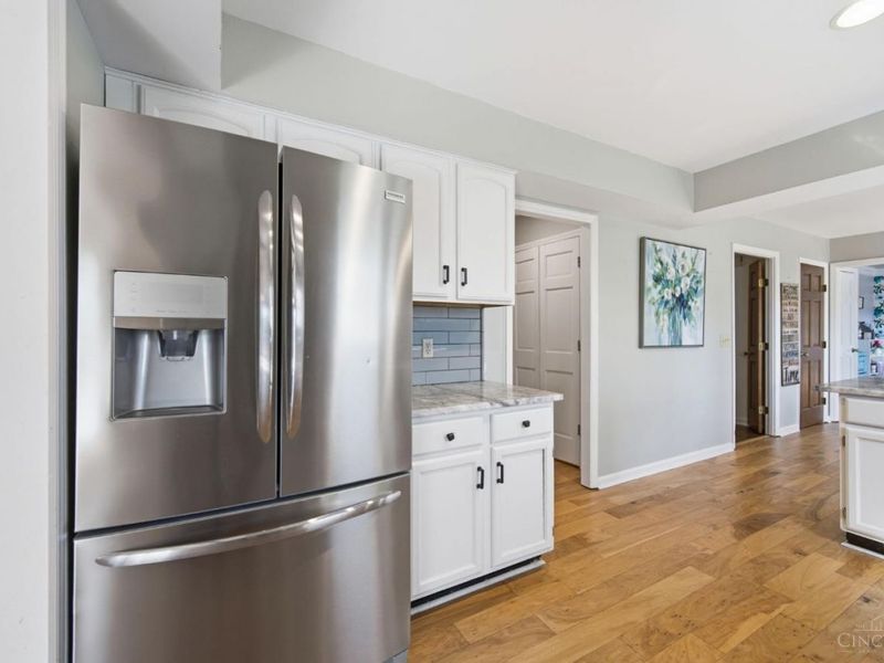 9018 Winthrop Drive, Montgomery, OH 45249 Photo 6