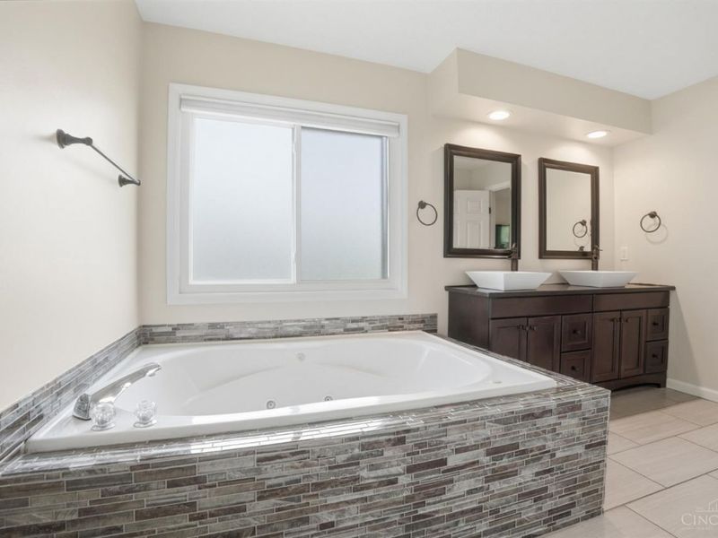 7301 Walnut Creek Drive, West Chester, OH 45069 Photo 29