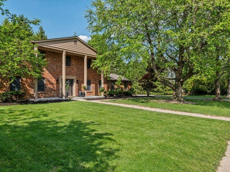8294 Millview Drive, Sycamore Township, OH 45249 Photo 2