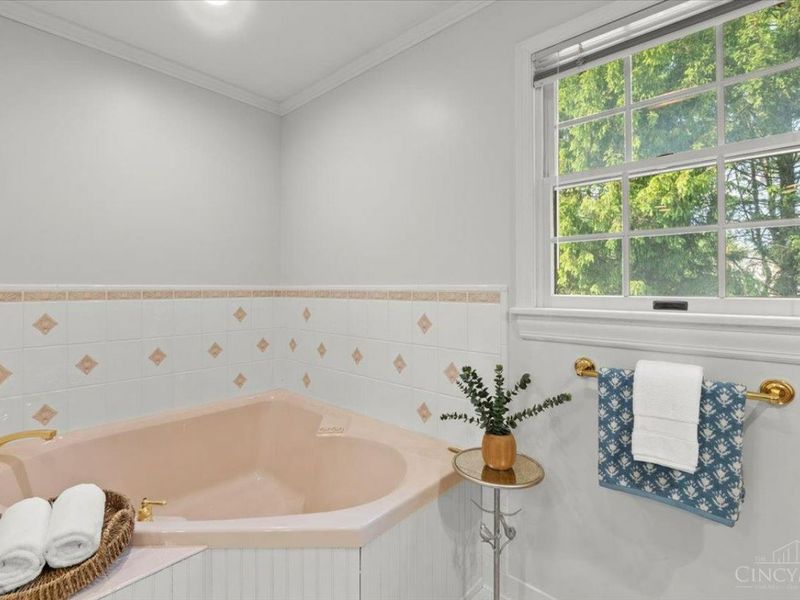 8294 Millview Drive, Sycamore Township, OH 45249 Photo 32