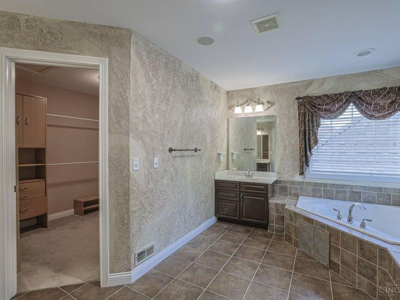 6755 Cherry Laurel Drive, Liberty Township, OH 45044 Photo 31