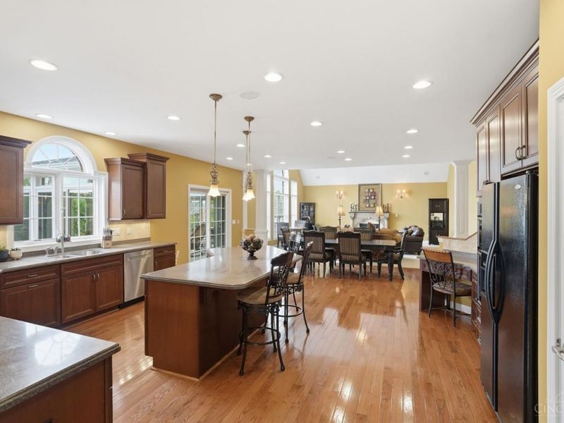 2427 Ashton Court, Cincinnati, OH 45244 Photo 18