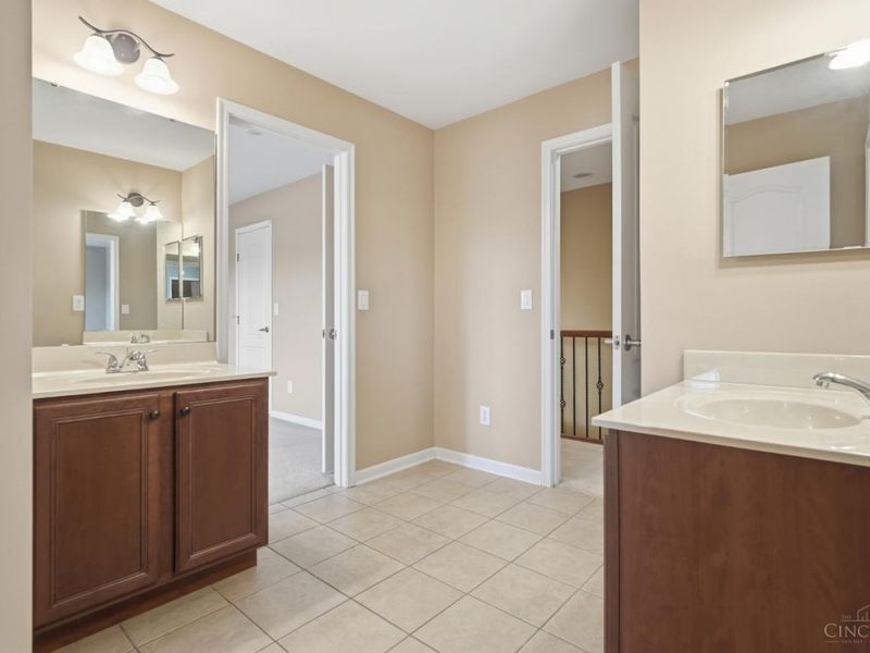 2427 Ashton Court, Cincinnati, OH 45244 Photo 40