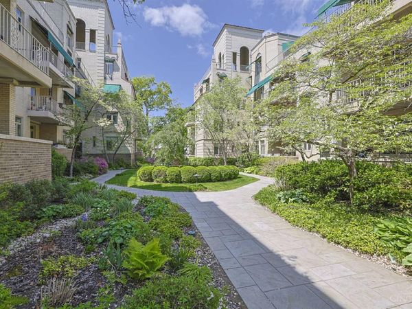 2378 Madison Road, Unit E1C, Cincinnati, OH 45208