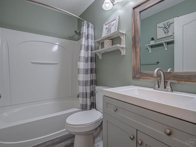 7629 Skyview Circle, Green Township, OH 45248 Photo 15