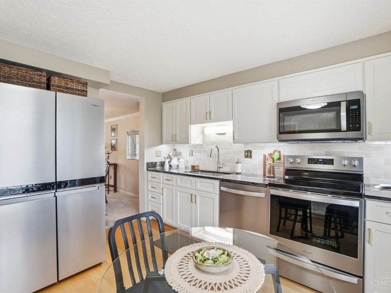 10857 Lake Thames Drive, Unit 186, Sycamore Township, OH 45242 Photo 5