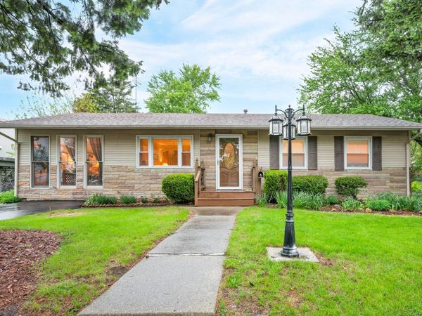 327 W Poplar Street , Heyworth, IL 61745
