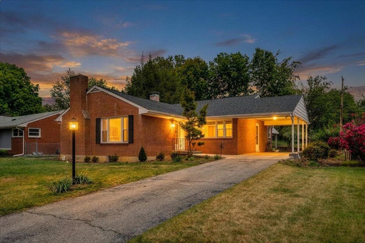 2716 Deerfield Rd Sw, Roanoke, VA 24015 Main Photo