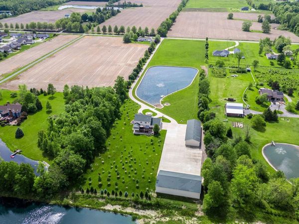17818 Amstutz Road, Leo, IN 46765
