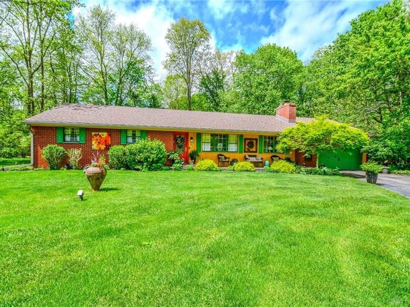 2953 Persimmon Court, Beavercreek, OH 45434 Photo 2