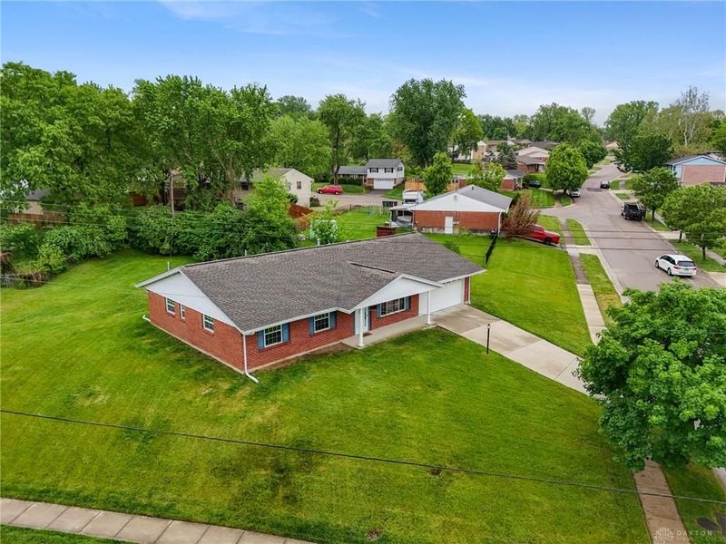 734 N Bayberry Drive, Miamisburg, OH 45342 Photo 2