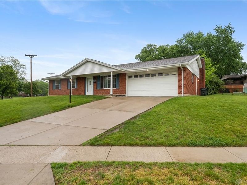 734 N Bayberry Drive, Miamisburg, OH 45342 Photo 6