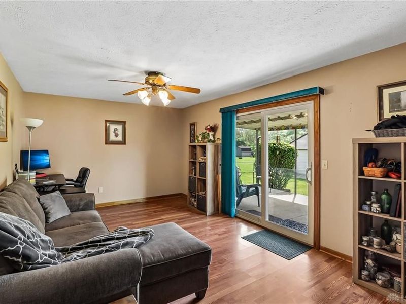 8653 Twincreek Drive, Franklin, OH 45005 Photo 12