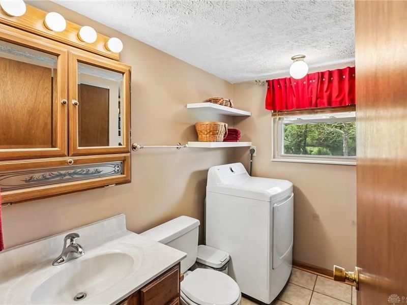 8653 Twincreek Drive, Franklin, OH 45005 Photo 14