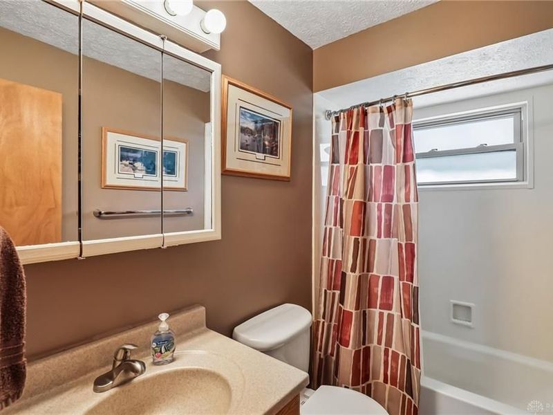 8653 Twincreek Drive, Franklin, OH 45005 Photo 27