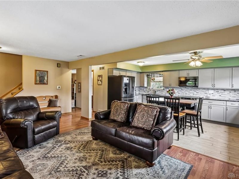 8653 Twincreek Drive, Franklin, OH 45005 Photo 4