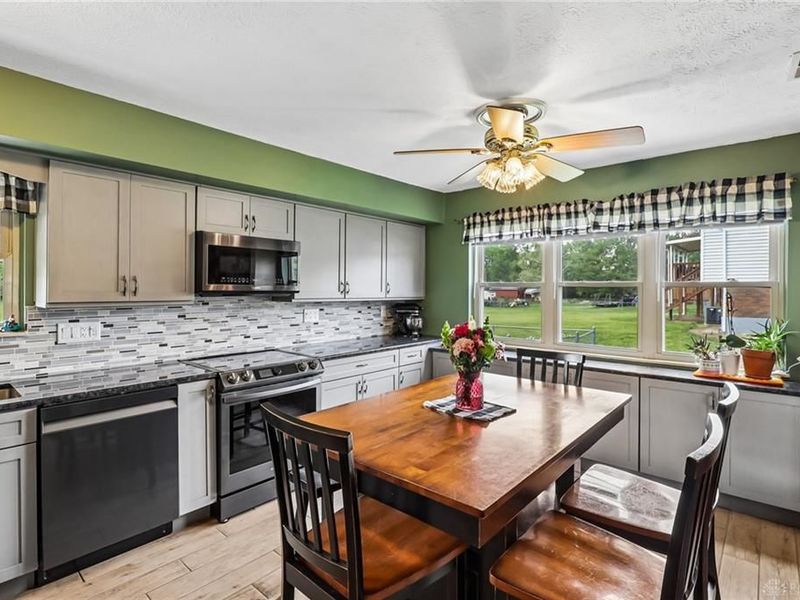 8653 Twincreek Drive, Franklin, OH 45005 Photo 7