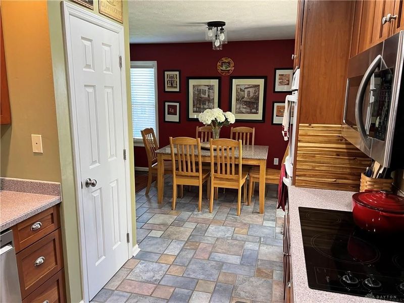 7575 Turtle Creek Drive, Dayton, OH 45414 Photo 10
