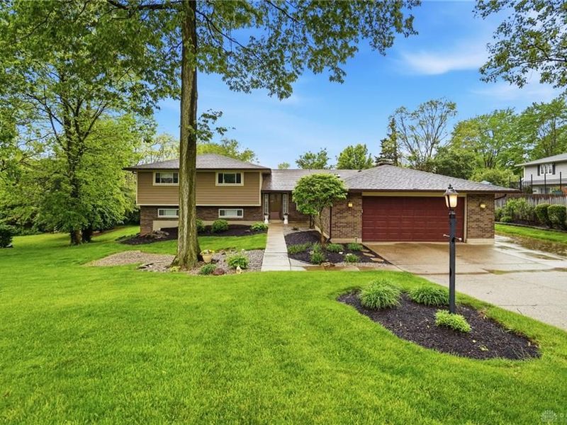 7715 Park Creek Drive, Centerville, OH 45459 Photo 2