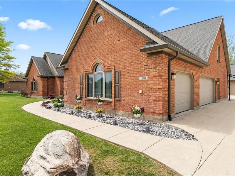 1537 Meadowlands Drive, Fairborn, OH 45324 Photo 4