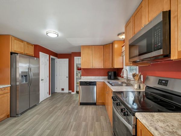 52 Boulder Drive, Londonderry, NH 03053