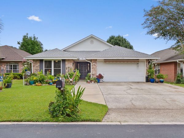 1739 Ivalea Circle, Navarre, FL 32566
