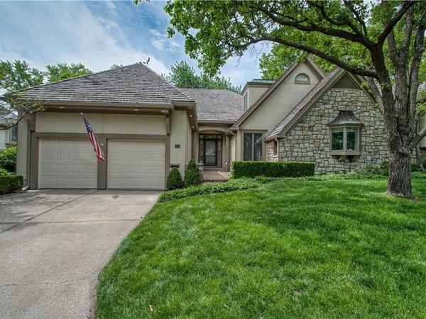 68 Le Mans Court, Prairie Village, KS 66208