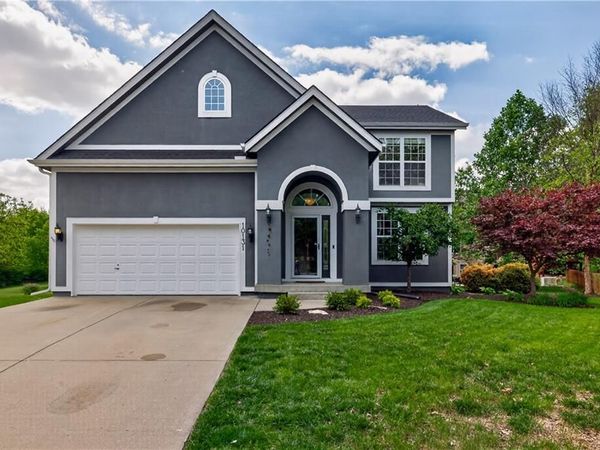 10131 Redbud Lane, Lenexa, KS 66220