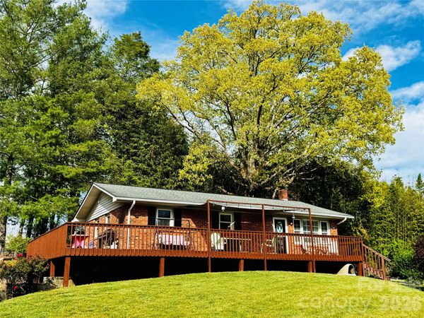 1664 Old US 25 Highway , Zirconia, NC 28790