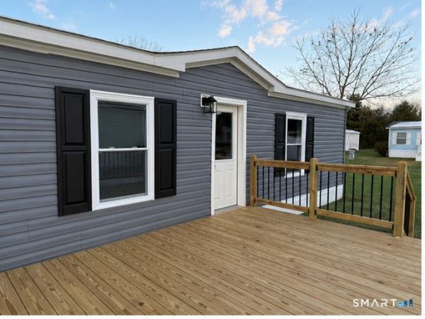 28 Circle , Windham, CT 06256