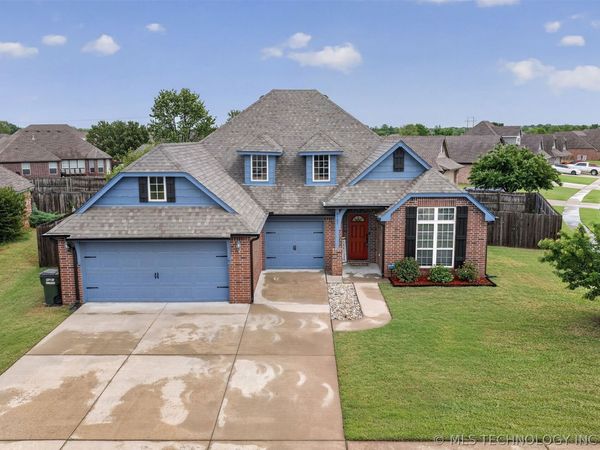9101 N 153rd Court E, Owasso, OK 74055