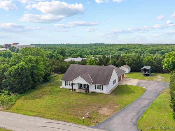 107 County Road 3004, Bartlesville, OK 74003