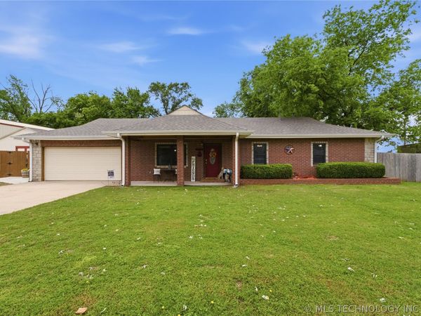 16630 E Newton Place, Tulsa, OK 74116