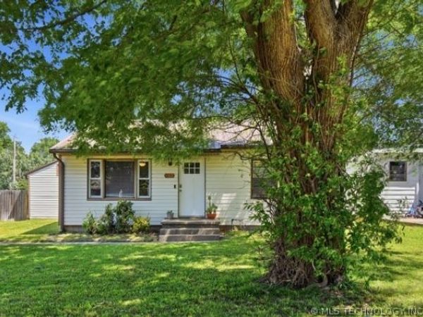 302 E 12th Street , Claremore, OK 74017