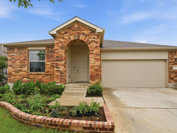 129 Esparza DR, Bastrop, TX 78602