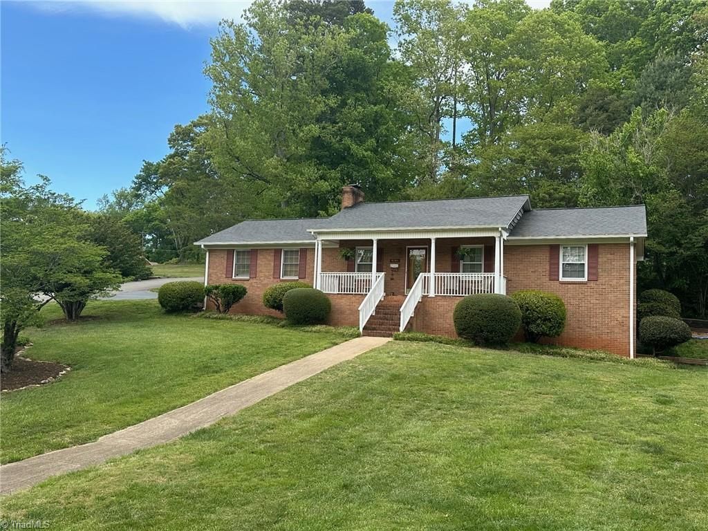 156 Greenwood Avenue, Elkin, NC 28621 Main Photo