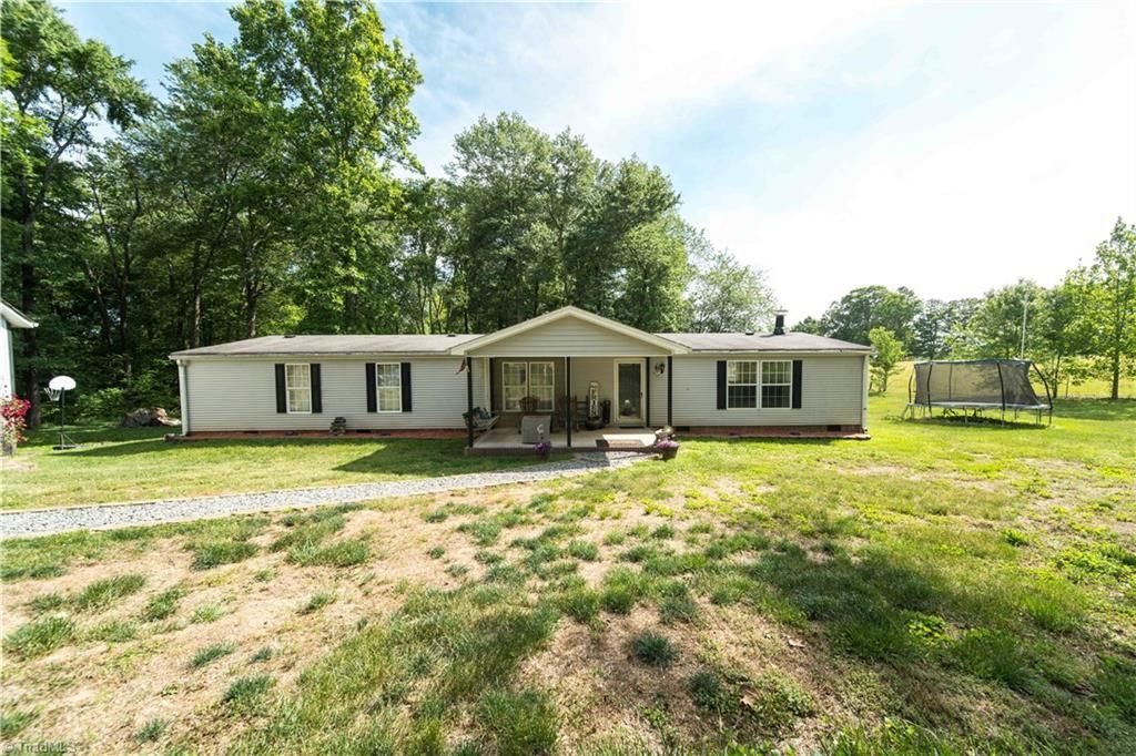 5925 Bobs Lake Road, Hamptonville, NC 27020 Main Photo