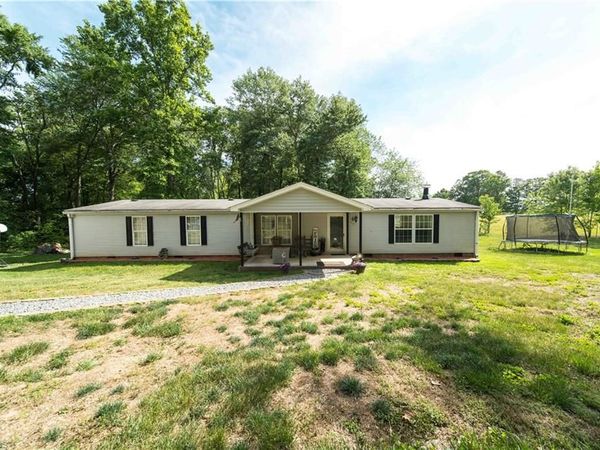 5925 Bobs Lake Road, Hamptonville, NC 27020