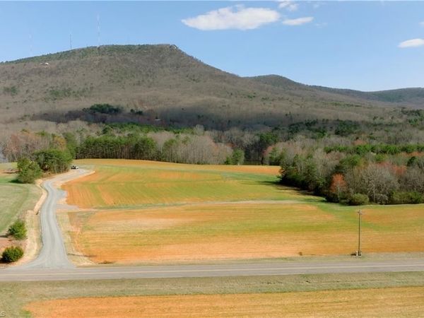 3 Old Mill Road , Pinnacle, NC 27043