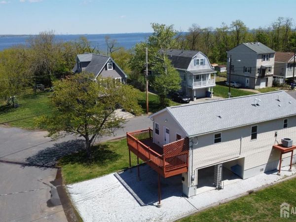 33 Cliffwood Way, South Amboy, NJ 08879